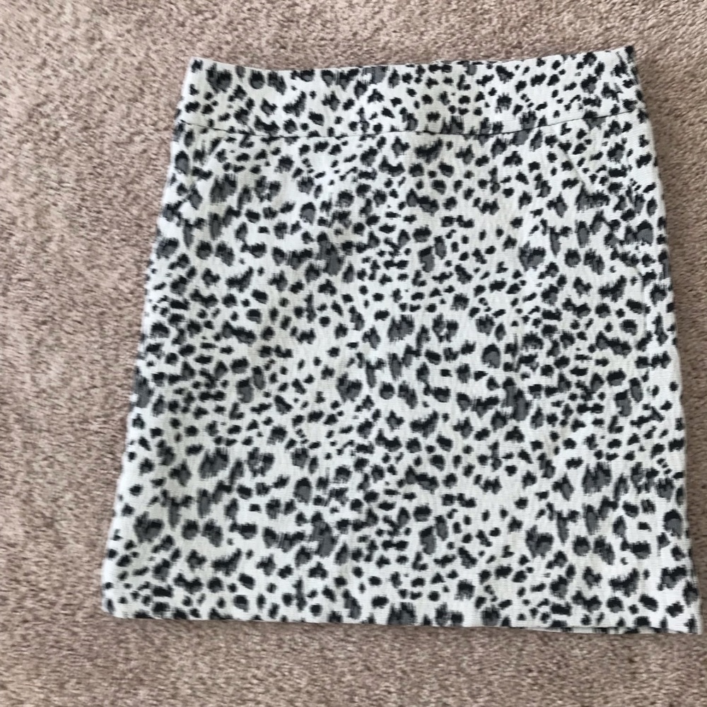 Ann Taylor‎ loft Leopard mob wife print skirt